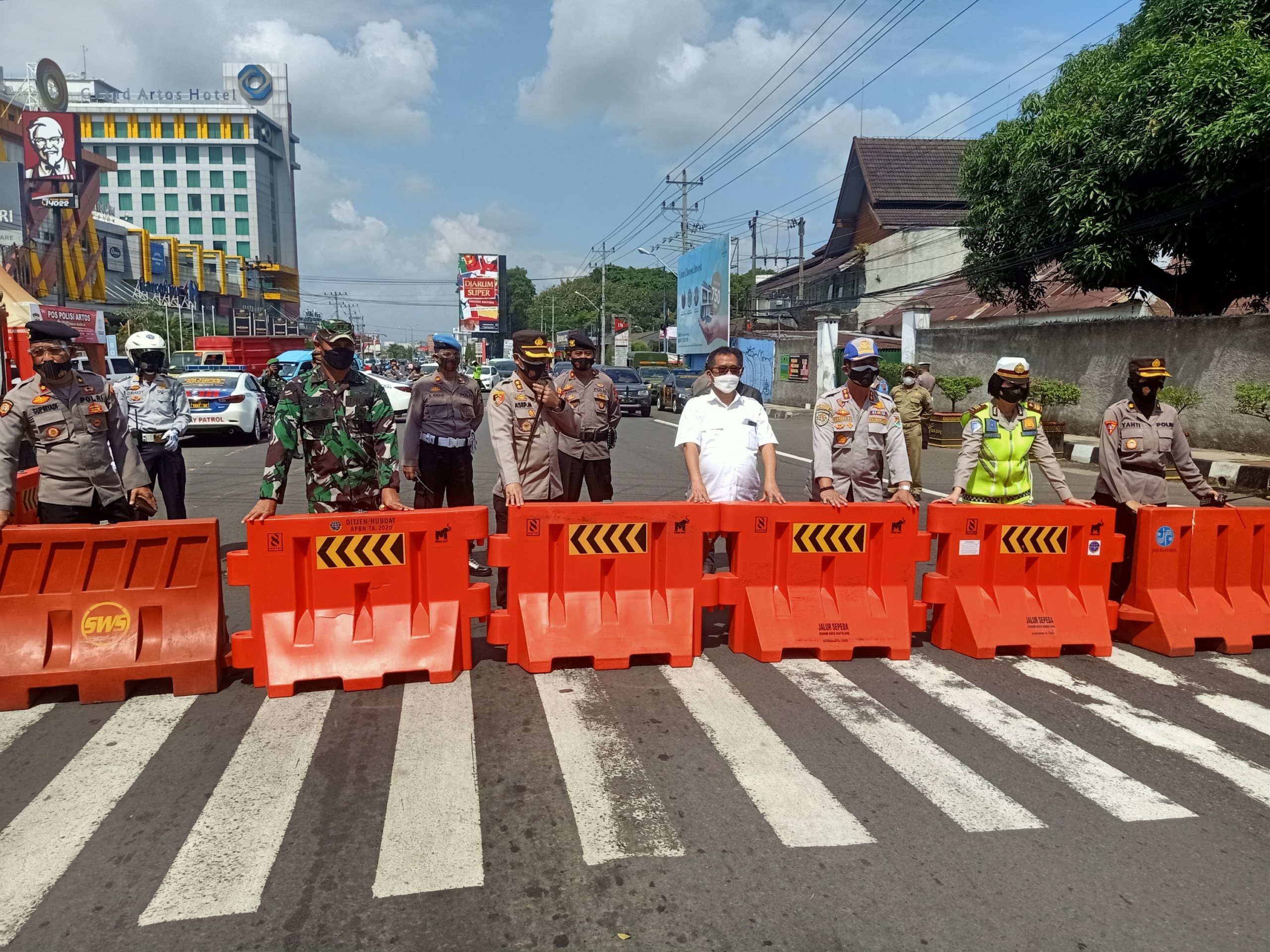 Pemerintah memperpanjang PPKM Darurat hingga akhir Juli 2021. (foto: ist)