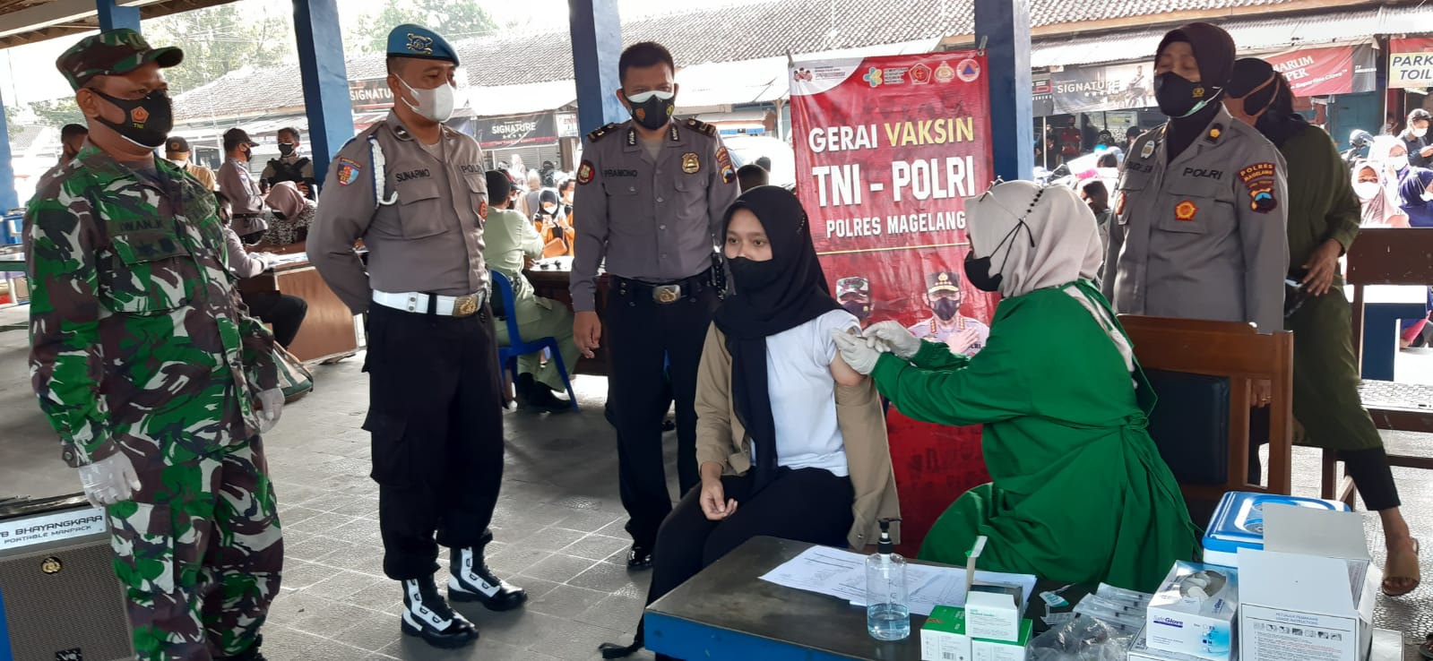 Gerai Vaksin Polres Magelang di Terminal Borobudur