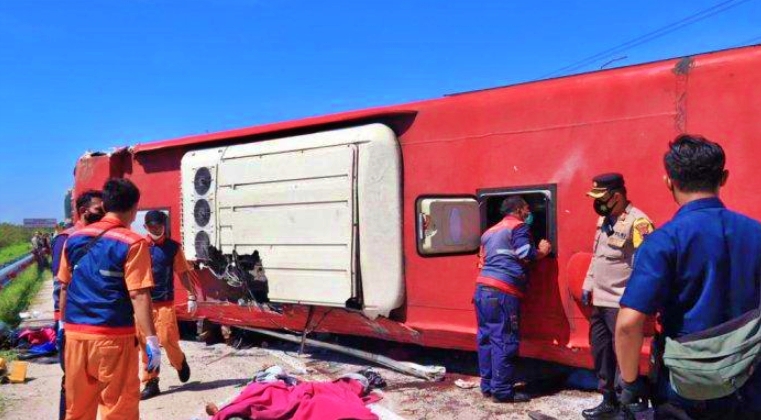 Kecelakaan maut Bus di Tol Pemalang