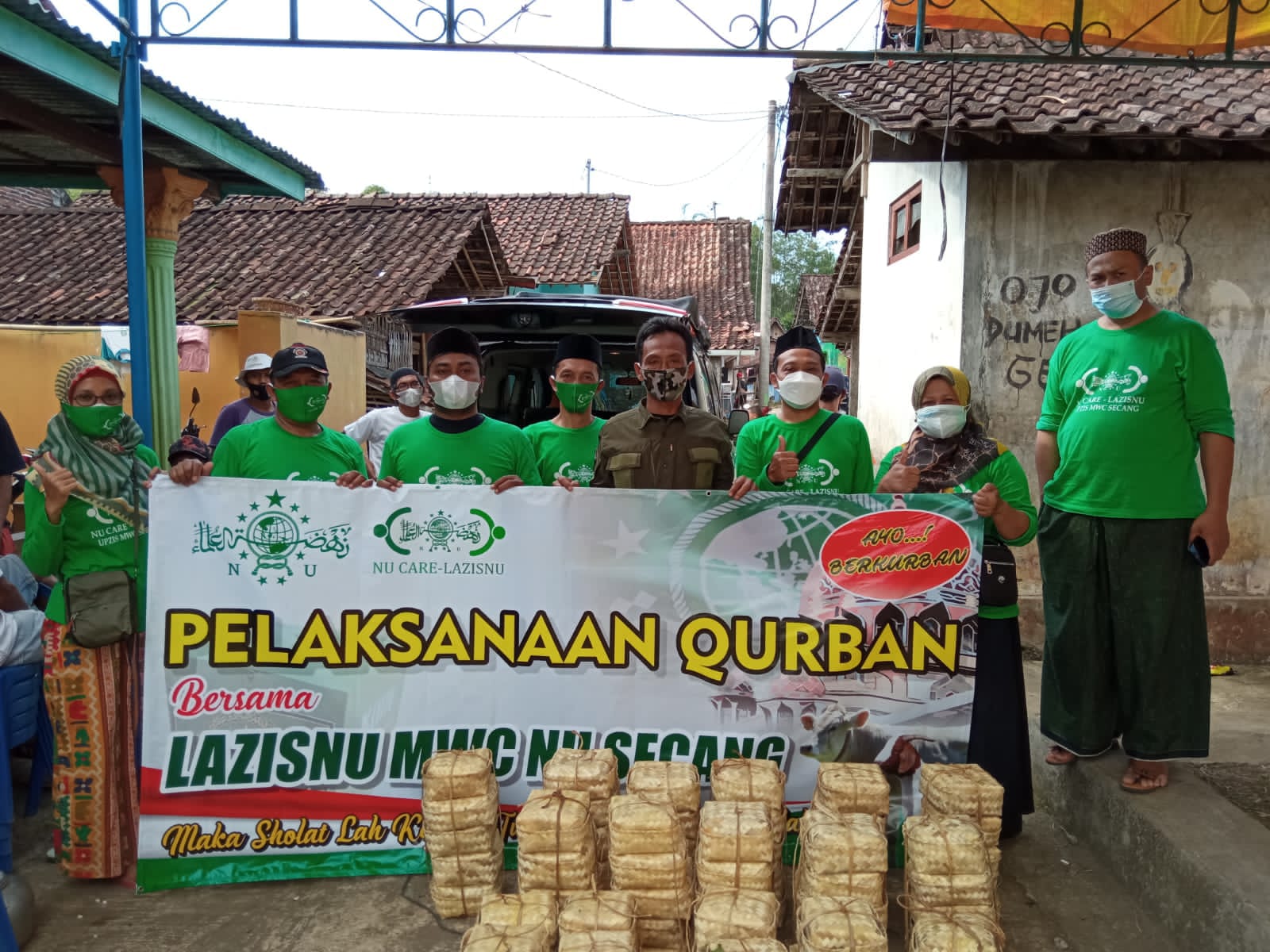 LazisNu MWC NU Secang kurban dengan konsep Go Green