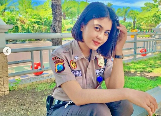 Satpam Cantik Oktavia Chalalikah