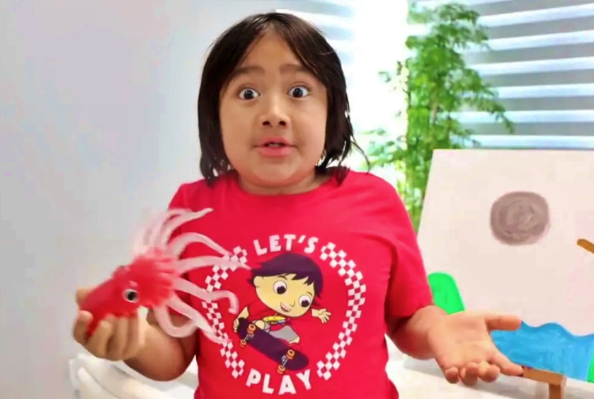 Youtuber Ryan Kaji anak kecil jadi kaya karena konten di youtube