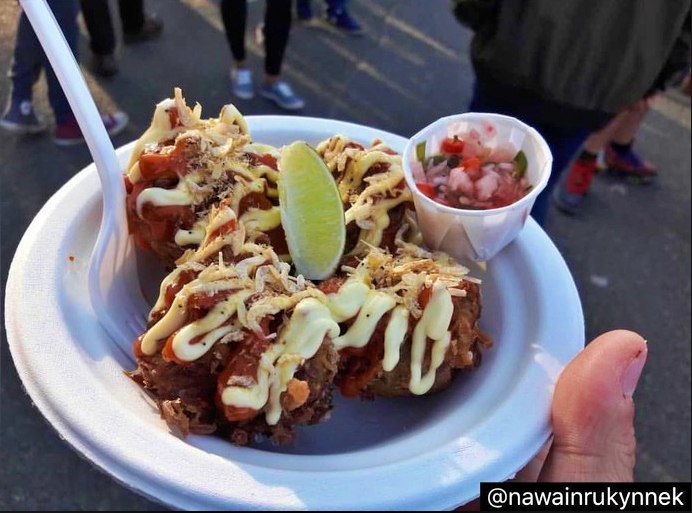 kuliner bakwan dijual Rp 70 ribu satu porsi_foto nawairunkynnek