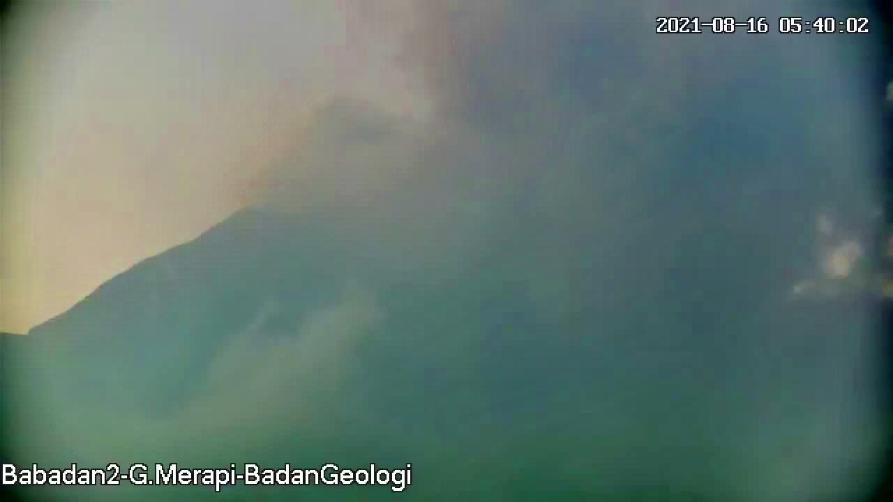 Awan Panas Guguran Di Gunung Merapi terpantau di CCTV Pos Babadan Dukun Magelang (16/8/2021)