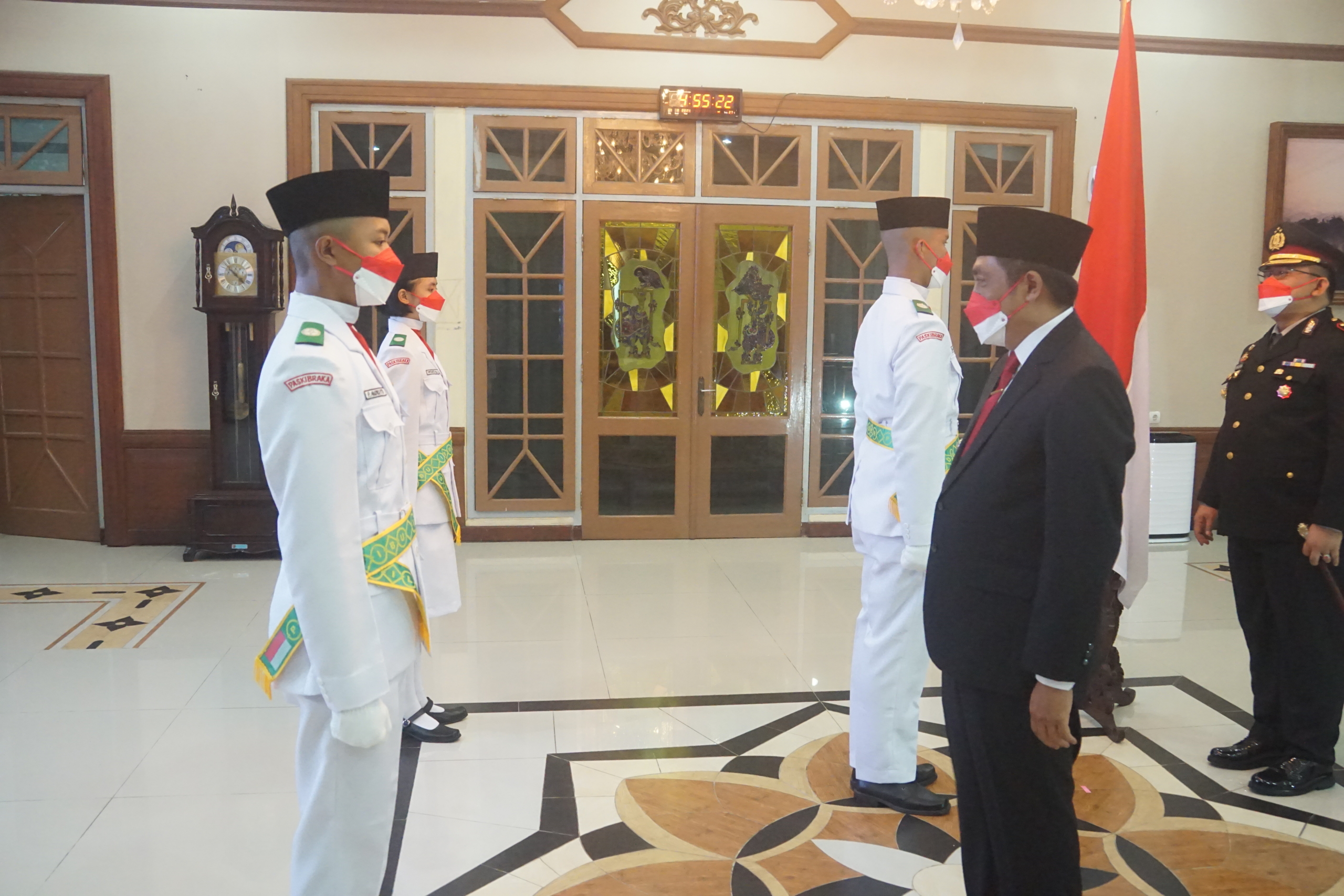 Bupati Kukuhkan Paskibraka Kabupaten Magelang 2021