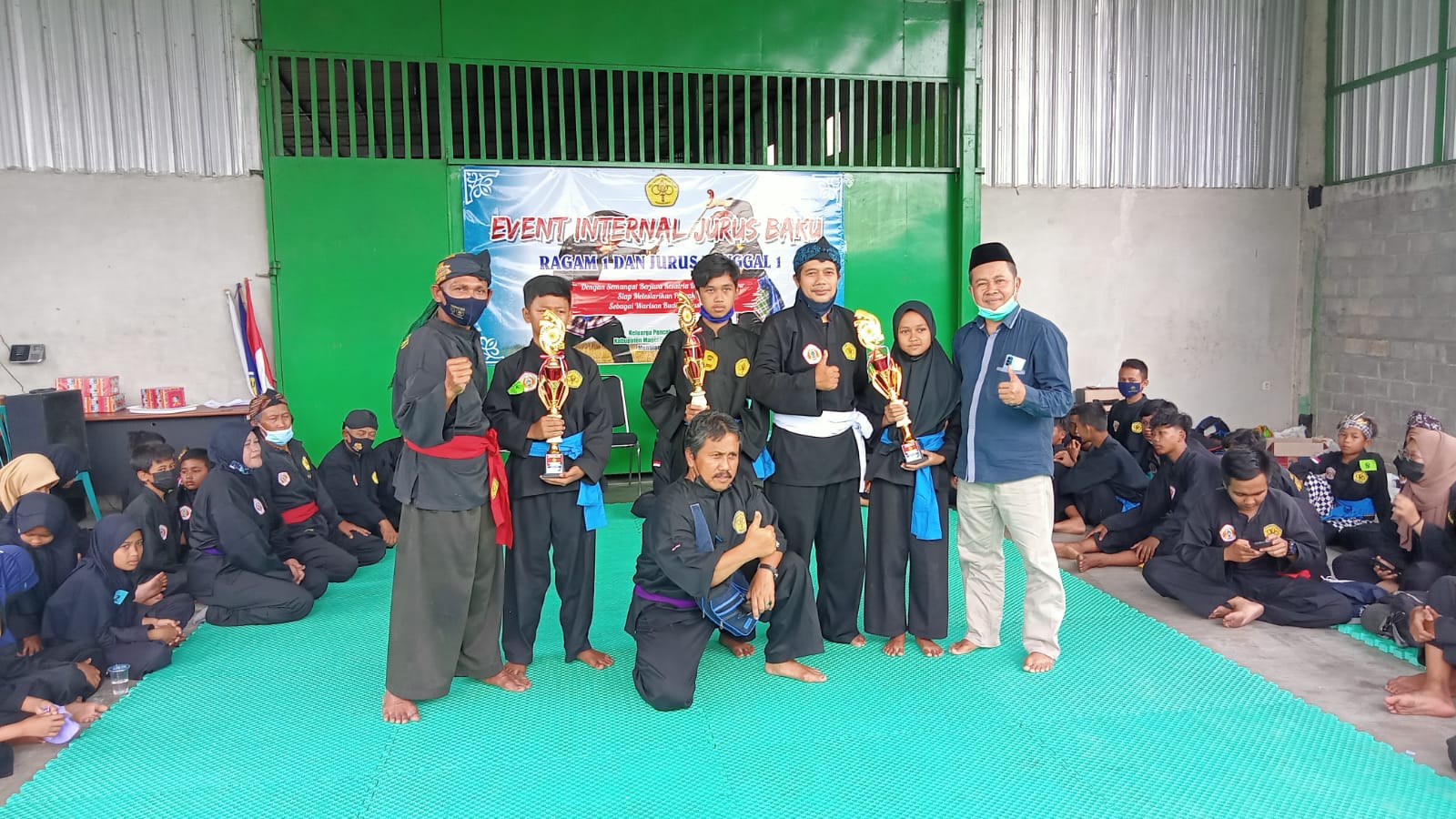 Para peserta silat KSPN Kabupaten Magelang saat diberikan semangat oleh Ketua Komisi II DPRD Kabupaten Magelang