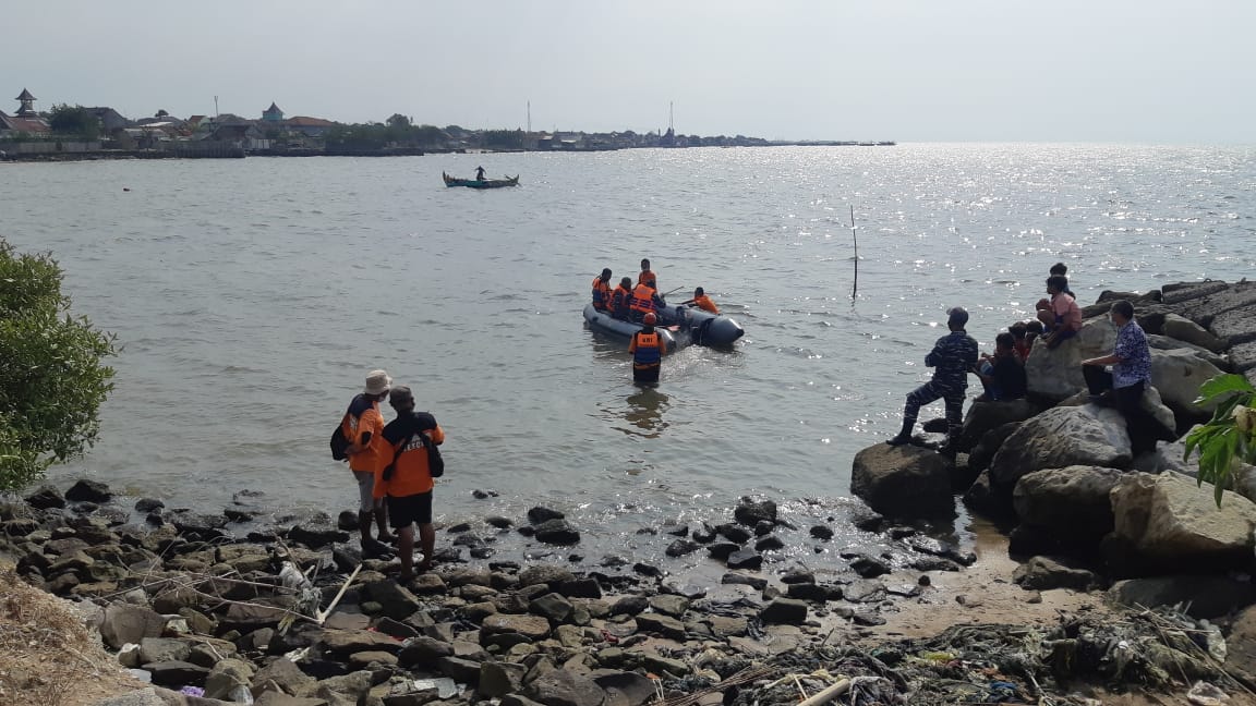 Proses pencarian lima nelayan yang dilaporkan hilang