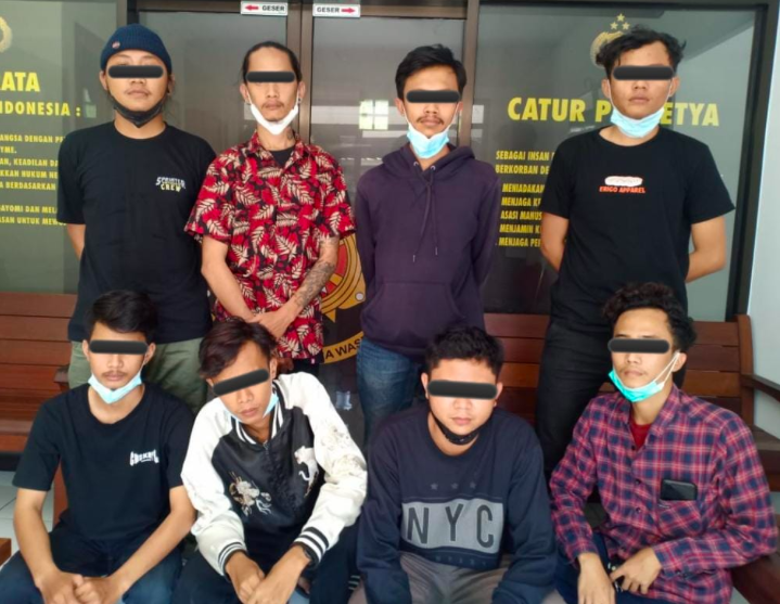 NAKAL: 8 pemuda Sleman terlibat kasus penganiayaan diamankan polisi. (foto: ist)