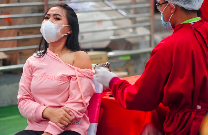 DISUNTIK: Capaian vaksinasi di Magelang masih renda. (foto: ist)