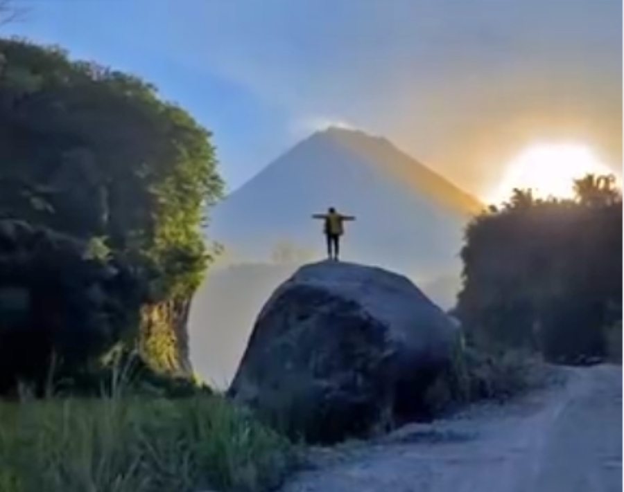 Spot foto Bego Pendem Kaki Gunung Merapi Magelang
