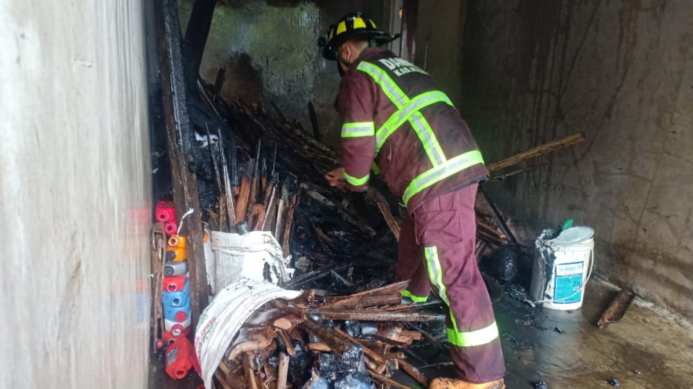 Diduga Api Tungku Belum Padam, Dapur Rumah Warga Magelang Dilahap Si Jago Merah
