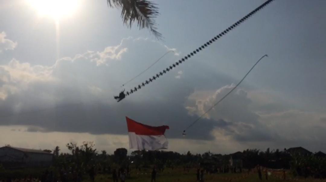 Berbagai Bentuk Layang-layang Hiasi Langit Muntilan Magelang