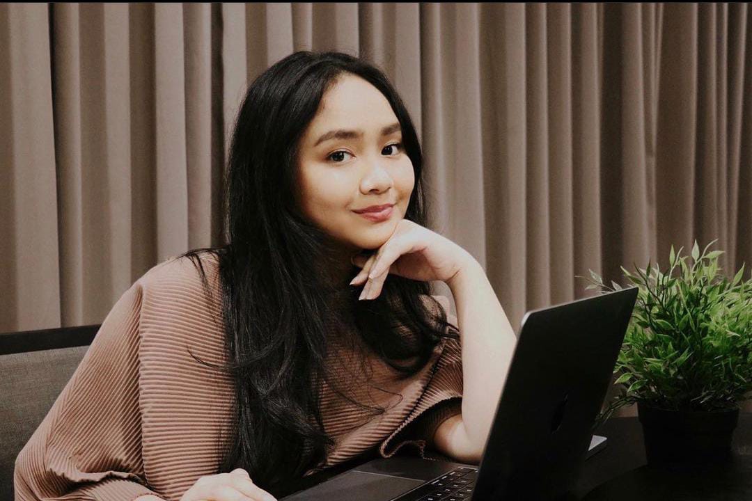 5 Selebriti Tanah Air Terpintar yang Memiliki Gelar Pendidikan Tinggi