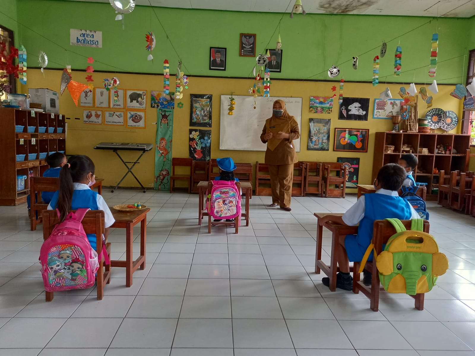 Mengintip Hari Kedua Pelaksanaan PTM Terbatas di TK Pembina Mertoyudan Magelang