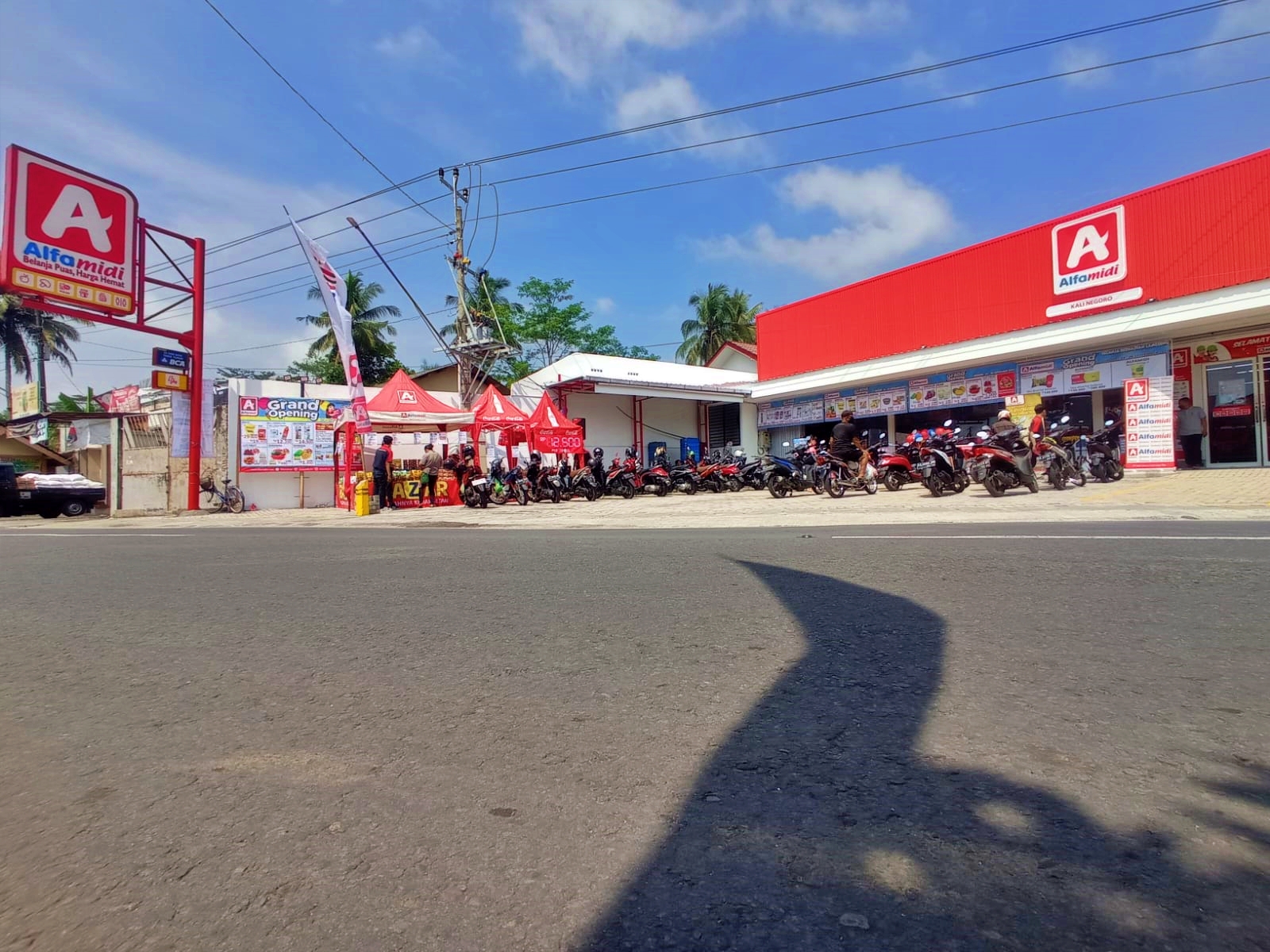 Minimarket Alfamidi Kalinegoro Mertoyudan