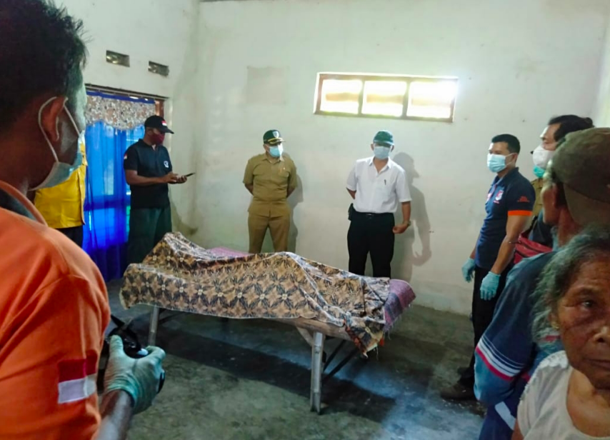 BELA SUNGKAWA: Jenazah korban bunuh diri dikunjungi para tetangga dan kerabat dekat. (foto: ilustrasi/ist)