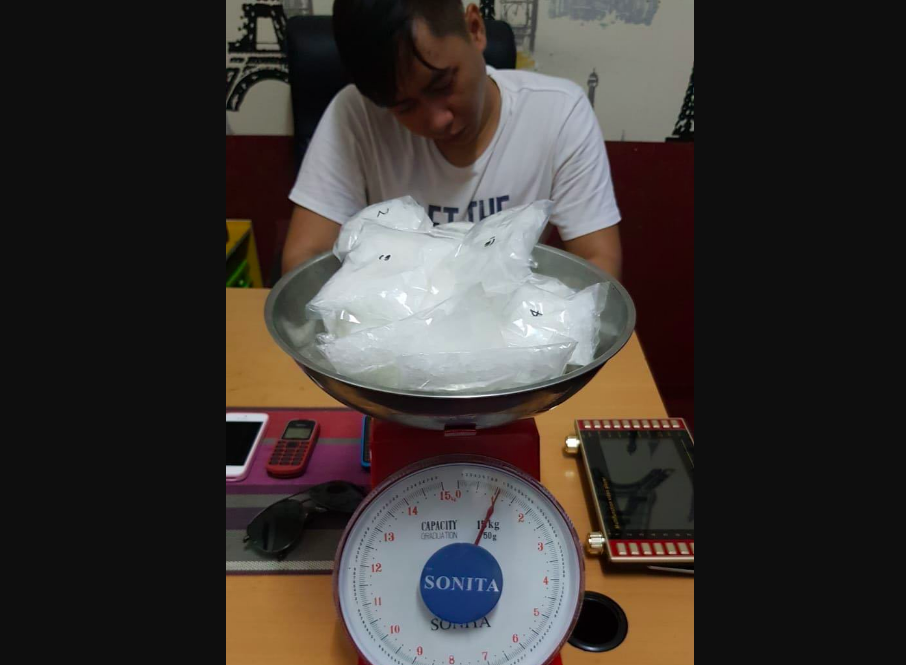 HARAM: Polisi menyita 900 gram sabu dari lima orang pengedar sabu dari sejumlah daerah dan jaringan berbeda. (foto: ilustrasi/ist)