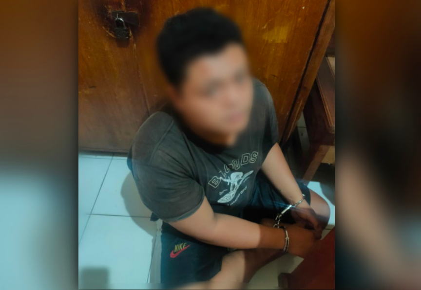 KELAINAN: Pelaku begal payuara, DMR, usai ditangkap polisi. (foto: ist)