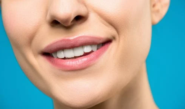 3 Cara Memutihkan Gigi dengan Bahan Alami, Mudah Ditemukan!