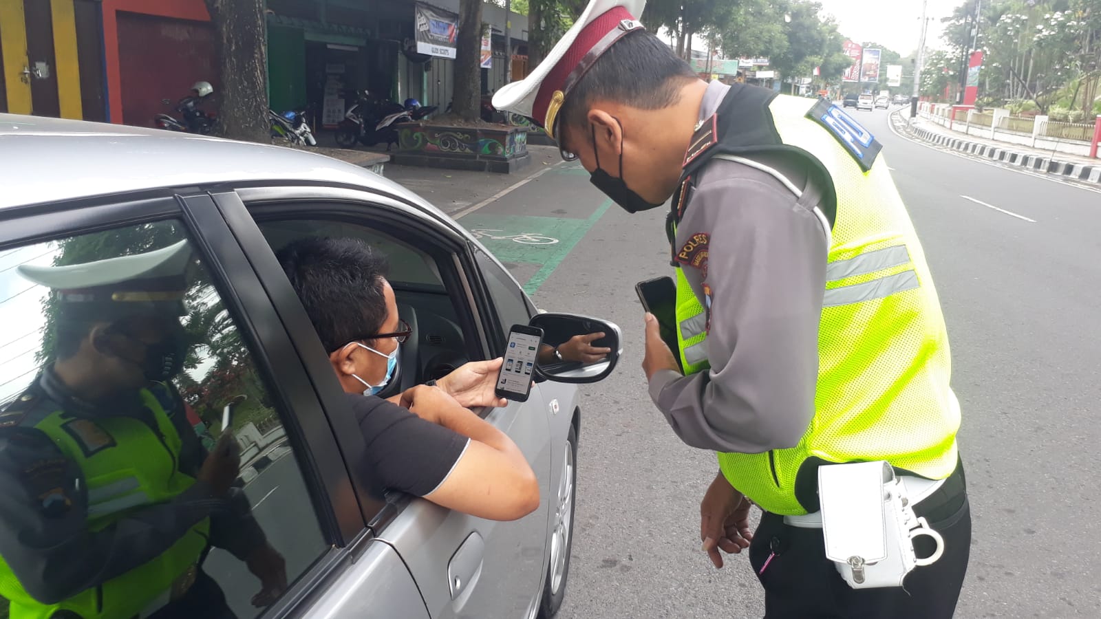 Polres Magelang Kota Sosialisasi Penggunaan Aplikasi PeduliLindungi