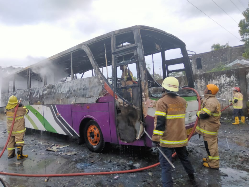 Duh! Sebuah Bus di Kota Magelang Hangus Terbakar