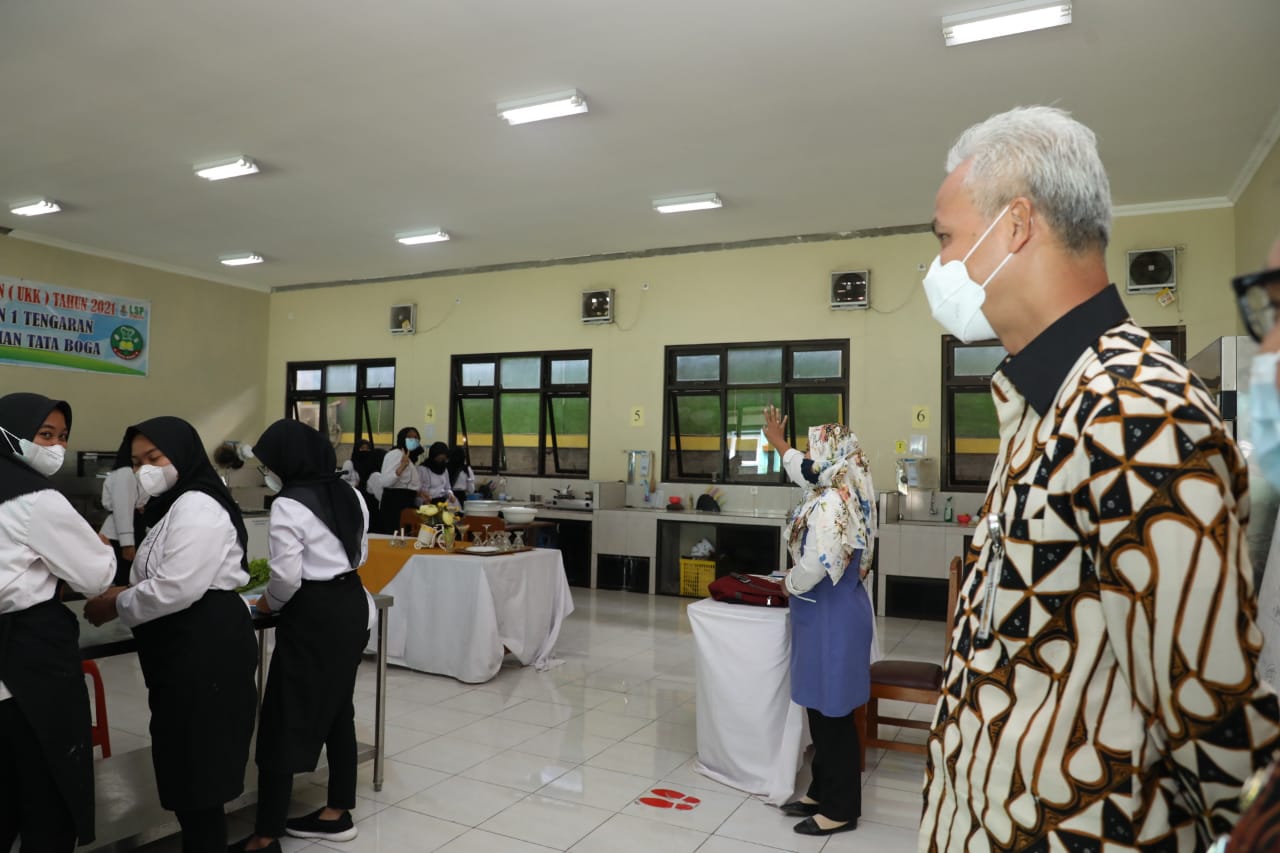 Temukan Pelanggaran Saat Sidak PTM, Ganjar Minta Sekolah Ini Lakukan Evaluasi