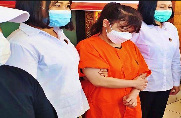 selebgram RR ditetapkan tersangka