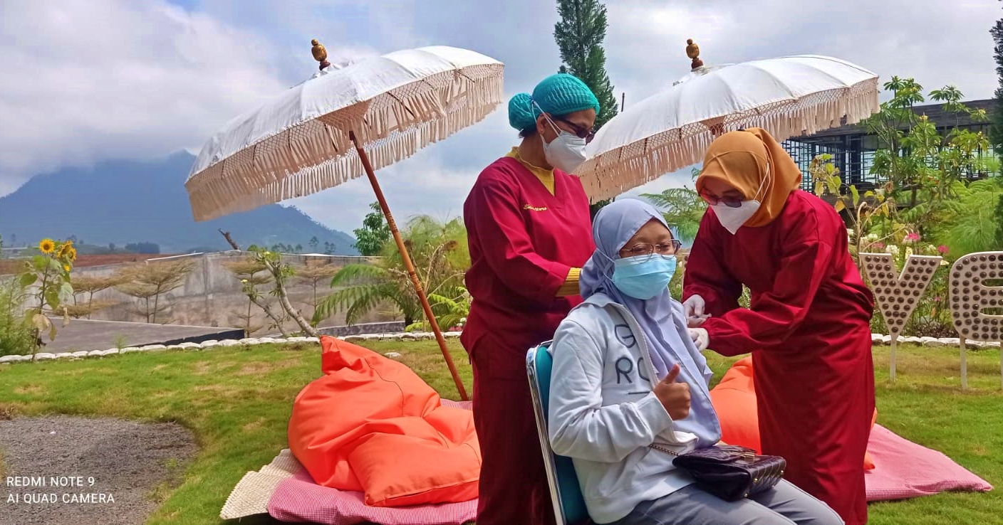 vaksinasi warga lereng merbabu di cerita kita kafe