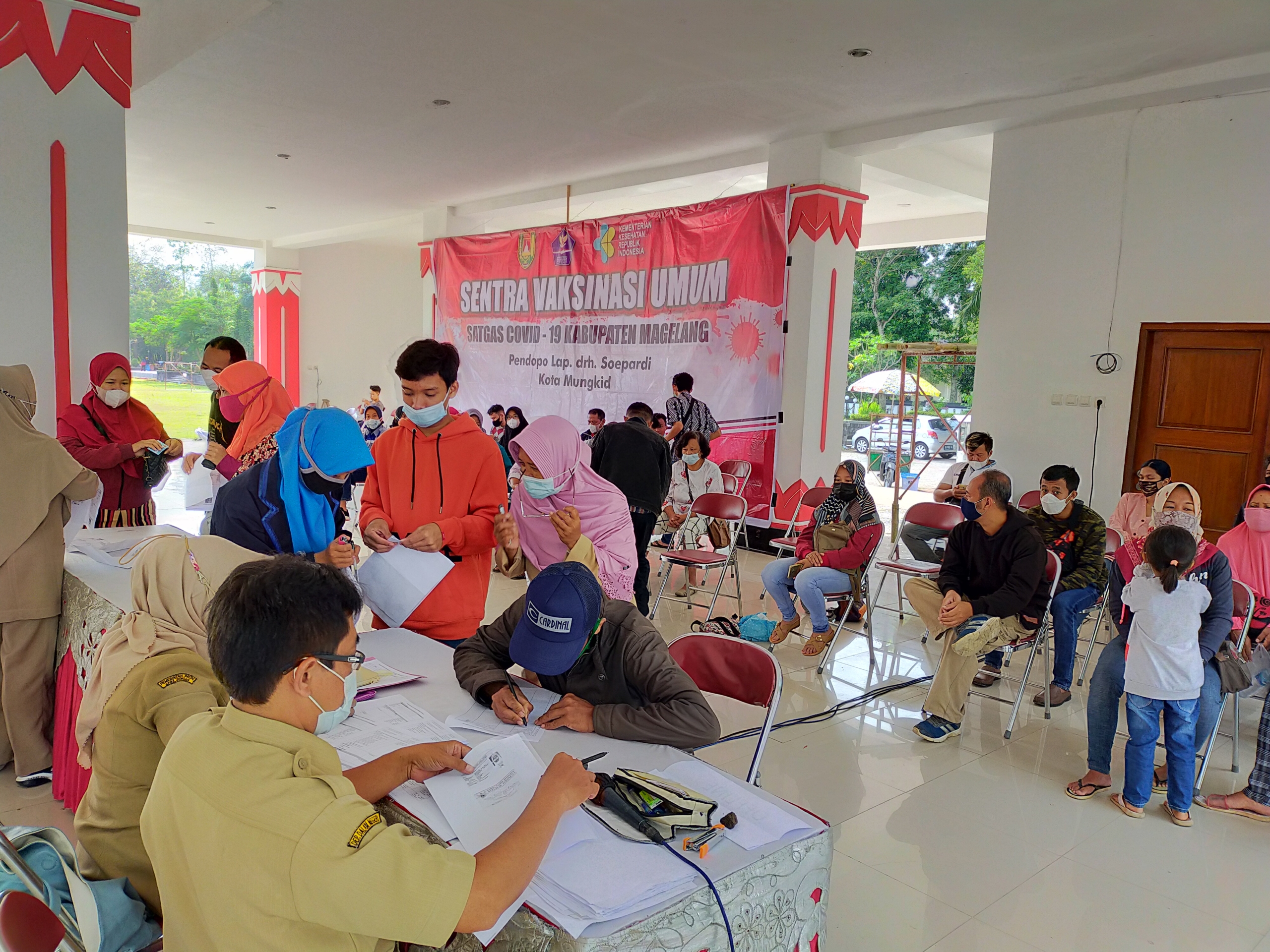 Sentra Vaksinasi Pemkab Magelang di Sawitan
