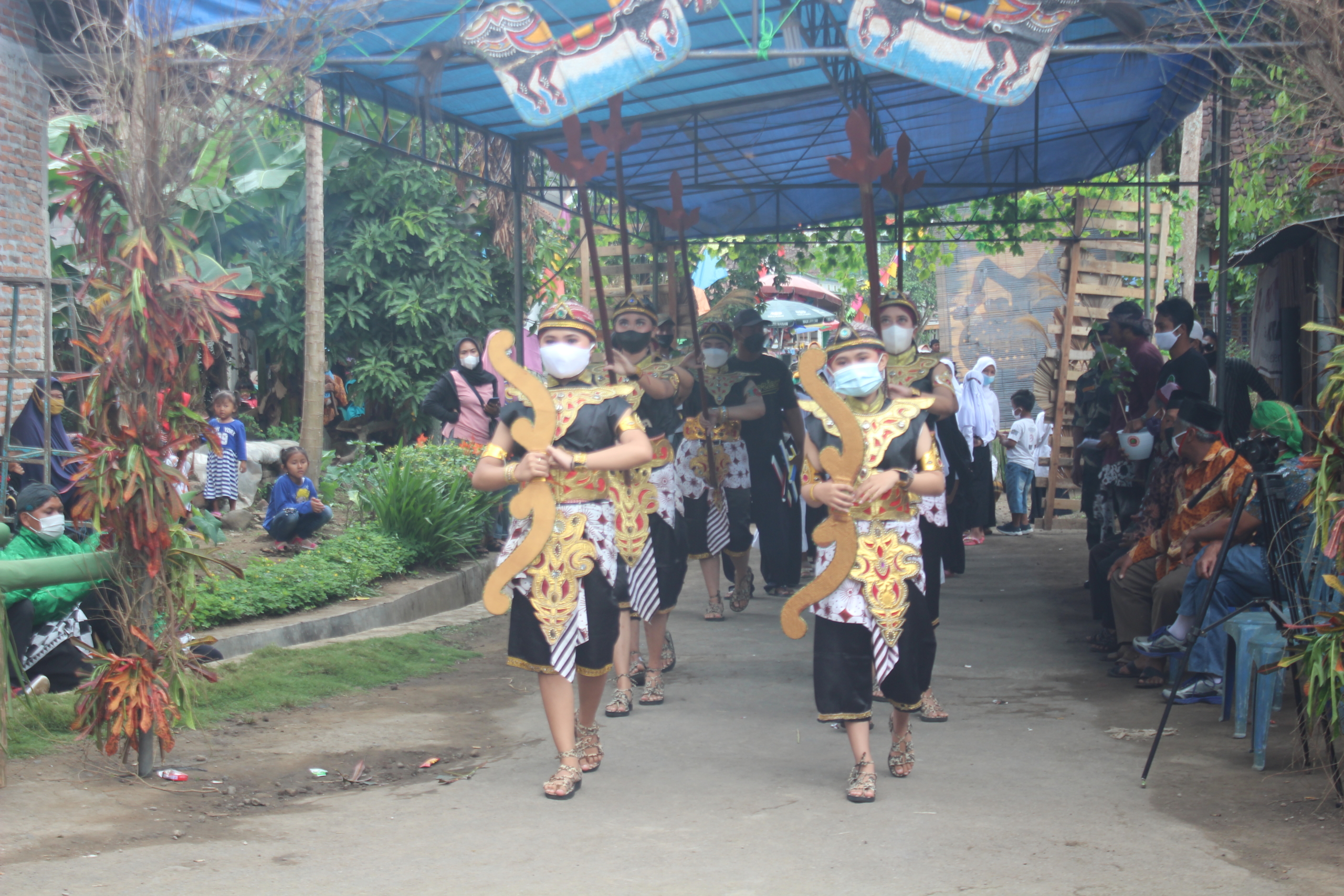 Salah satu potensi Dusun Gedongan "Bergodo" ditampilkan dalam acara merti dusun