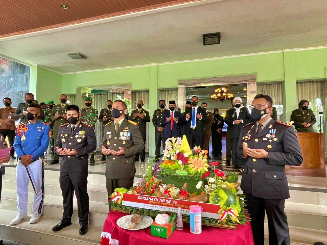 Kapolres Magelang berikan kejutan dalam rangka HUT TNI Ke-76