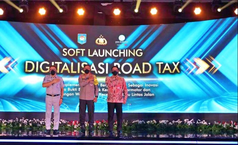 Peluncuran Program Digitalisasi Road Tax yakni stiker hologram wajib pajak kendaraan
