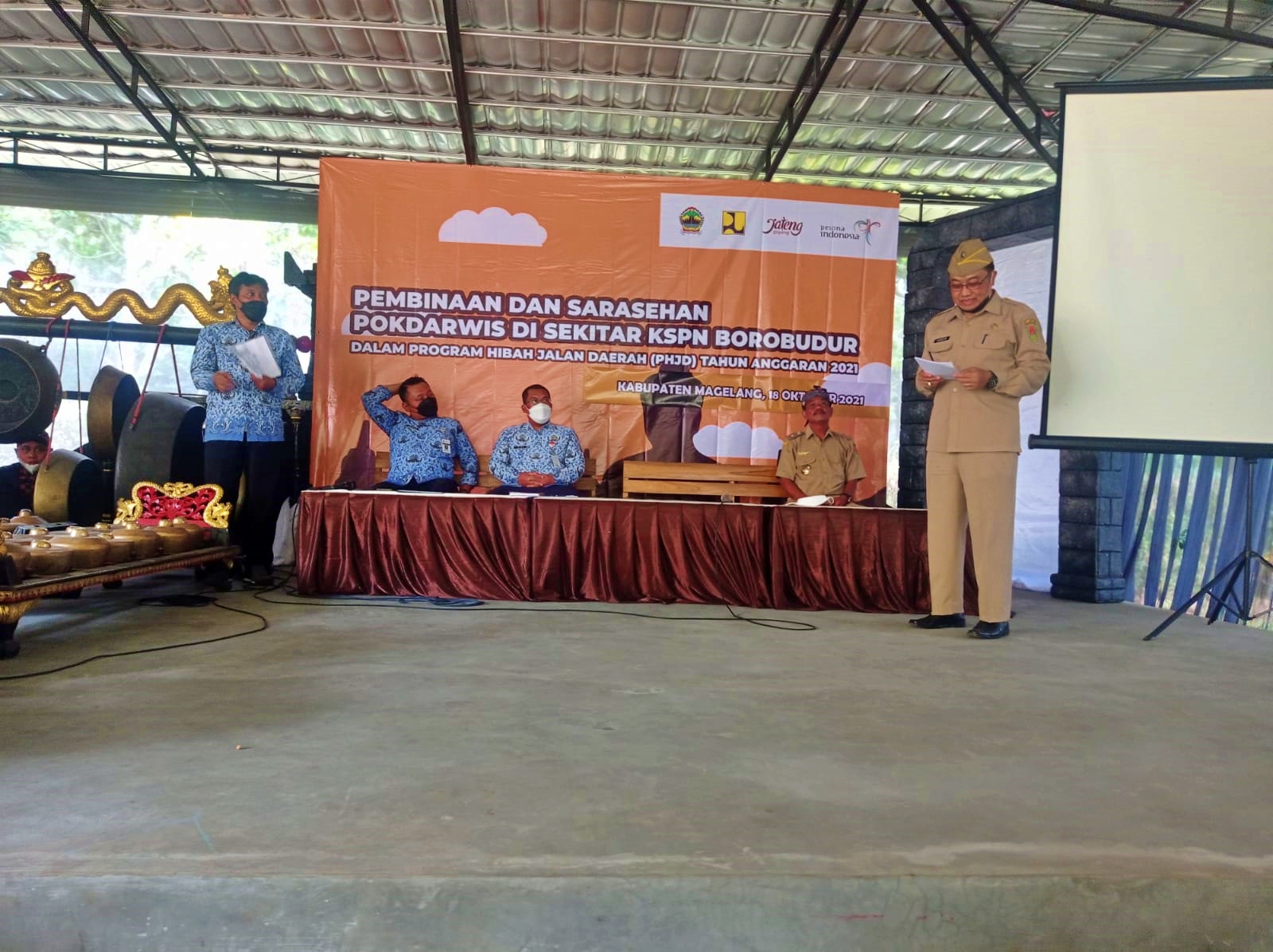 Pembinaan dan Srasehan Pokdarwis di kawasan KSPN Borobudur oleh Disporapar Jawa Tengah