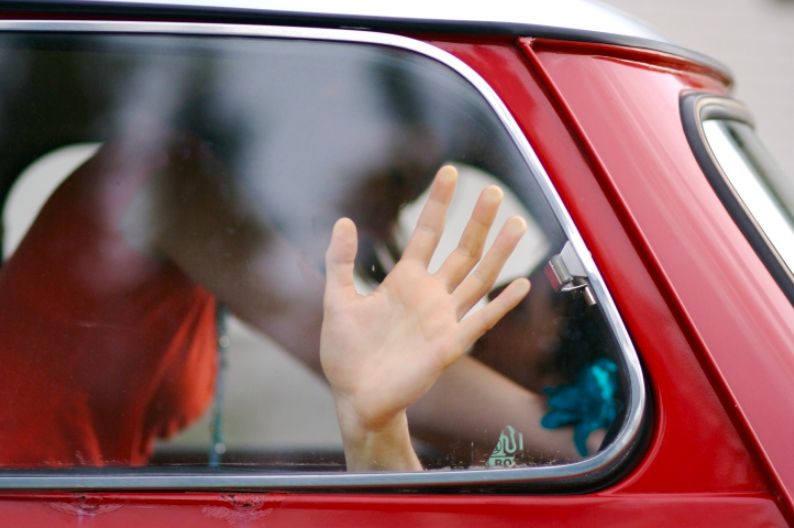 Bercinta di mobil bagi suami istri bisa dilakukan selain di atas ranjang. (foto: ist)