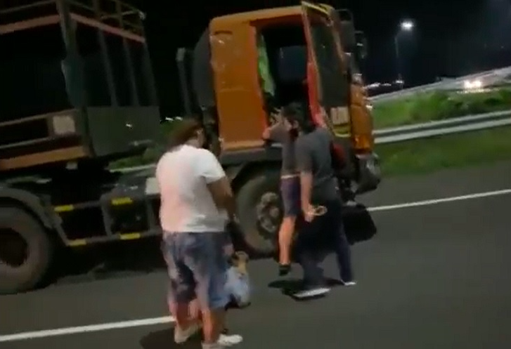 RELIGIUS: Polisi membekuk pelaku di jalan Tol Pejagan KM331 arah Pekalongan. (foto: ist)