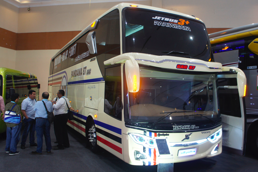 KEREN: Jetbus 3+ Adi Putro x Pandawa 87. (gambar: ist)