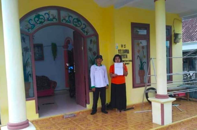 SALAH SASARAN: Keluarga mampu dengan rumah bertingkat dua tercatat menerima bantuan program PKH. (foto: ilustrasi/ist)