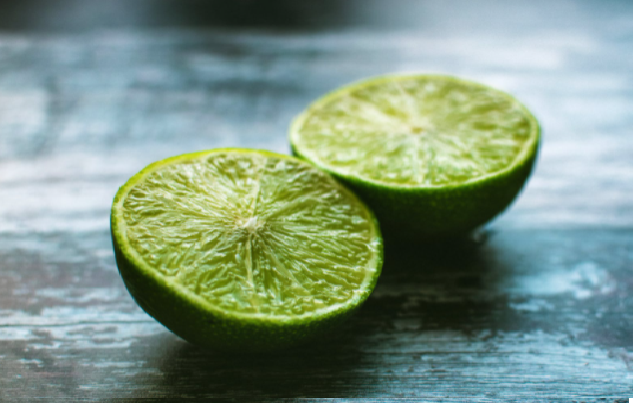 Jeruk nipis (foto: pexels.com/id-id/@fotios-photos)