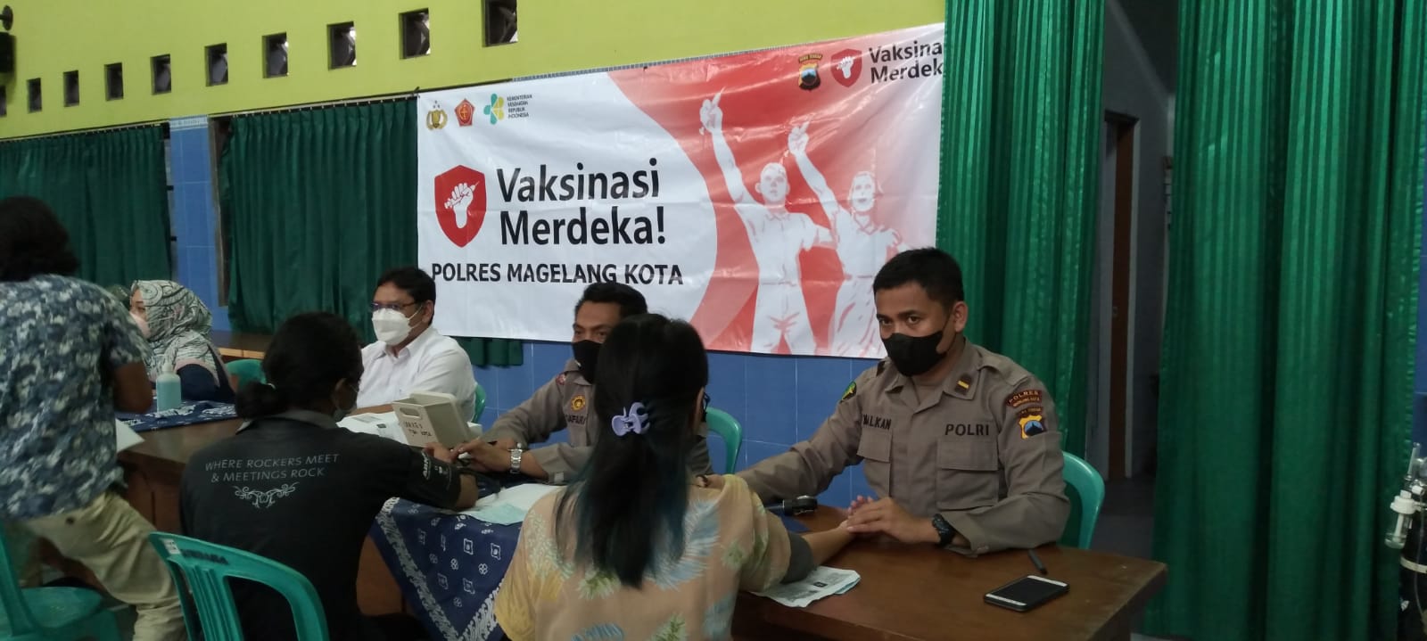 Polres Magelang Kota Vaksinasi 455 Warga di Dua Lokasi