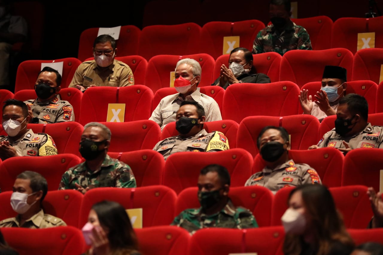 Hadiri Pemutaran Film Tentang Eks Napiter ‘The Mentors’, Ini Kata Ganjar