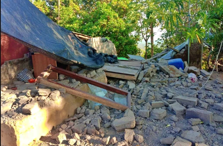 gempa bali akibatkan longsor dan korban jiwa
