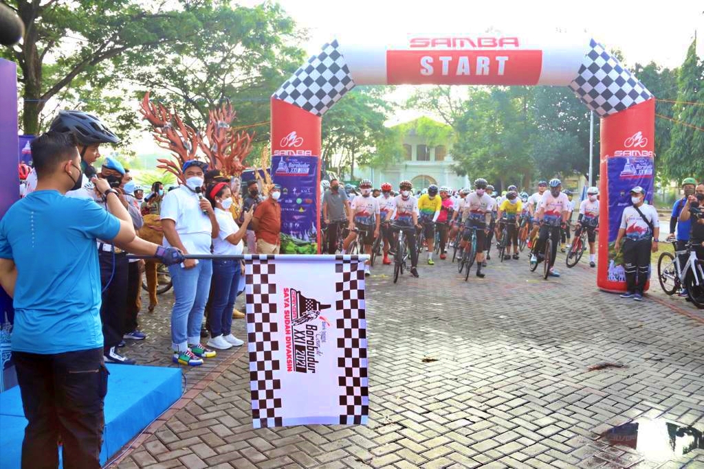 Kapolda Jateng kibarkan bendera start Tour De Borobudur