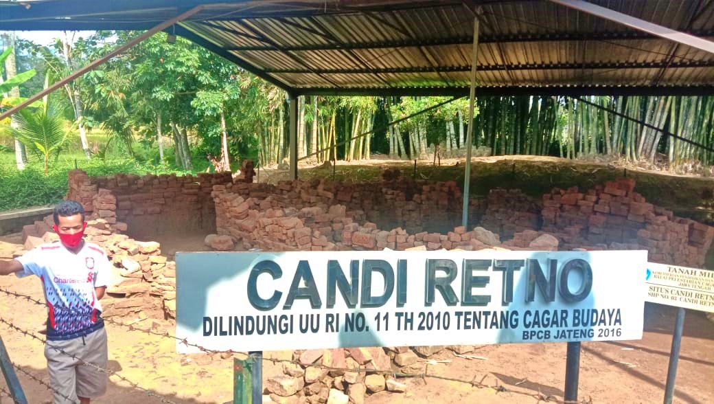 Komplek peninggalan purbakala Candi Retno Secang Magelang