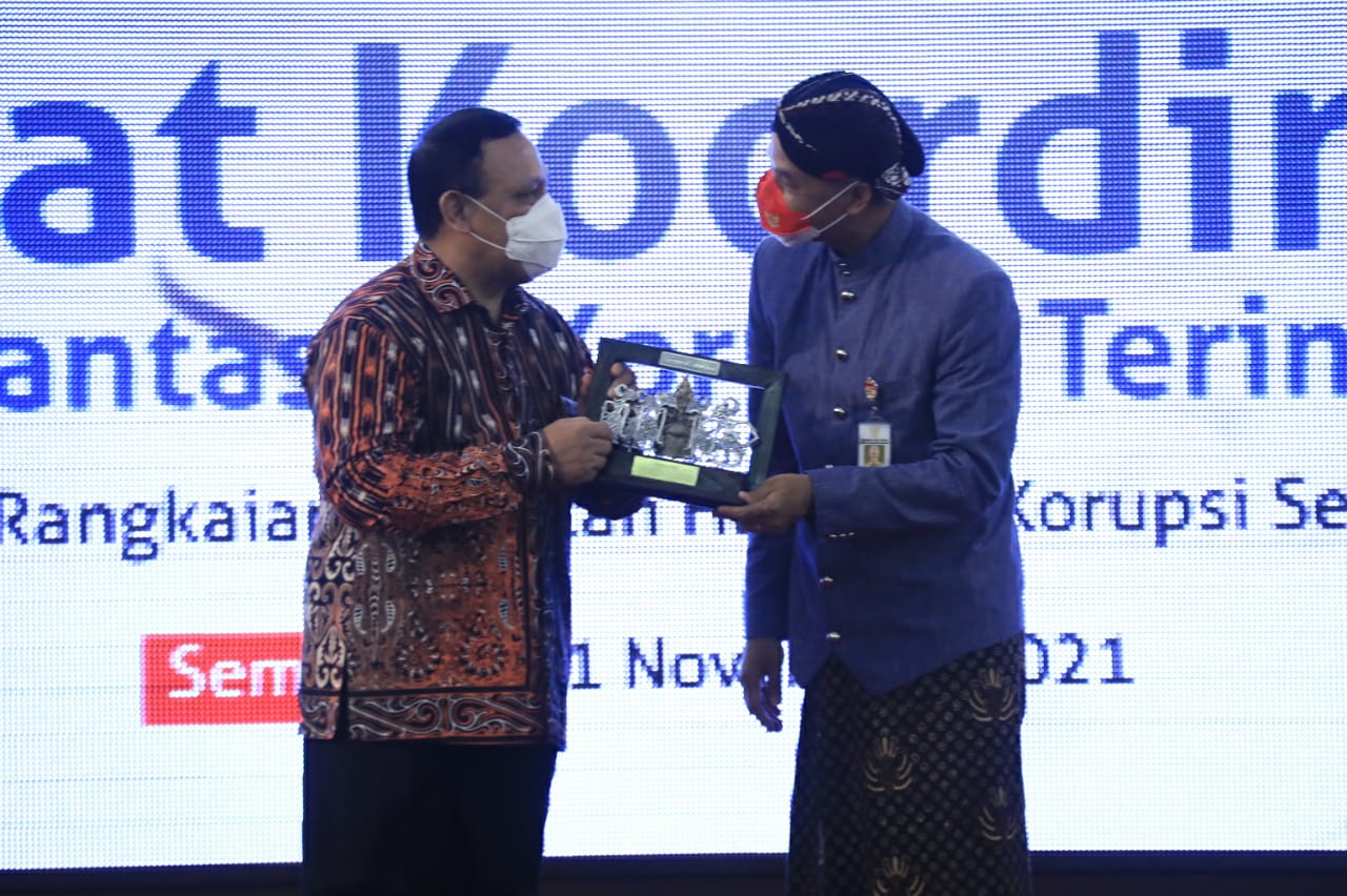 Ganjar Undang Bupati-Wali Kota dan Pimpinan DPRD se Jateng Bertemu Ketua KPK, Ada Apa?