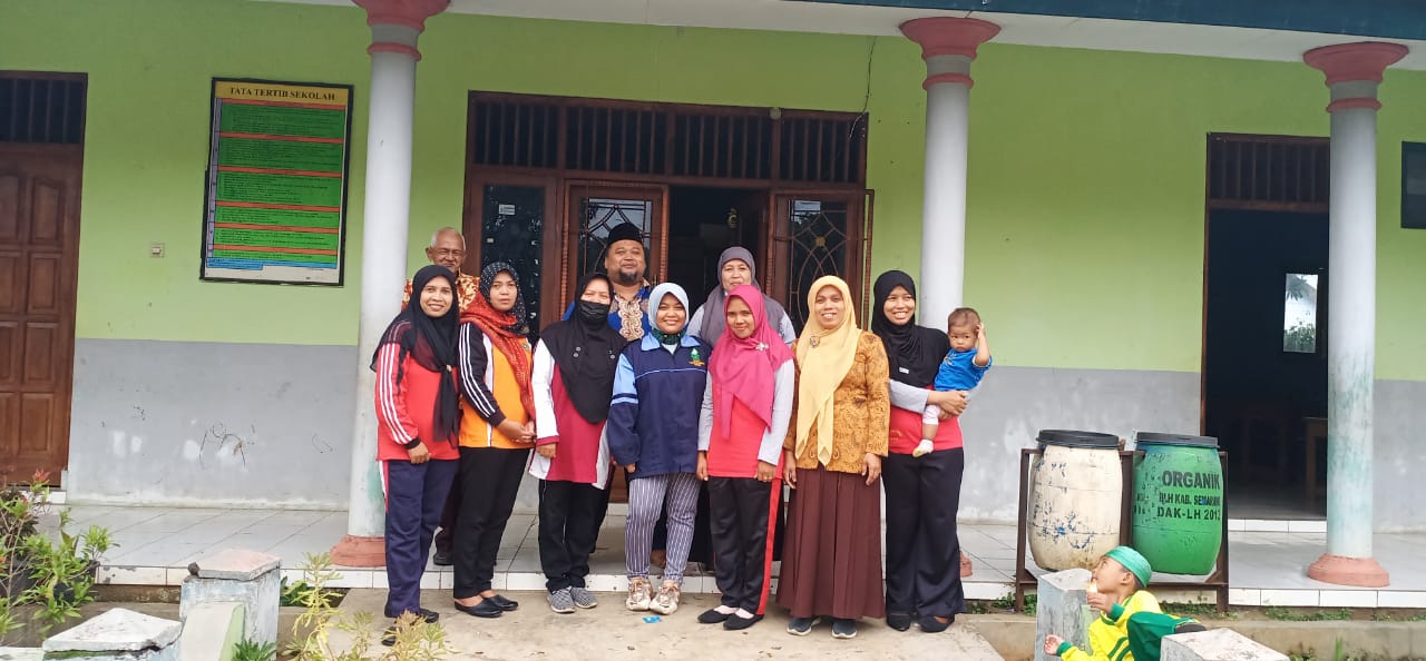 Tingkatkan Penguasaan Bahasa Inggris, Mahasiswa KKN UIN Walisongo Semarang Bantu Mengajar di Sekolah