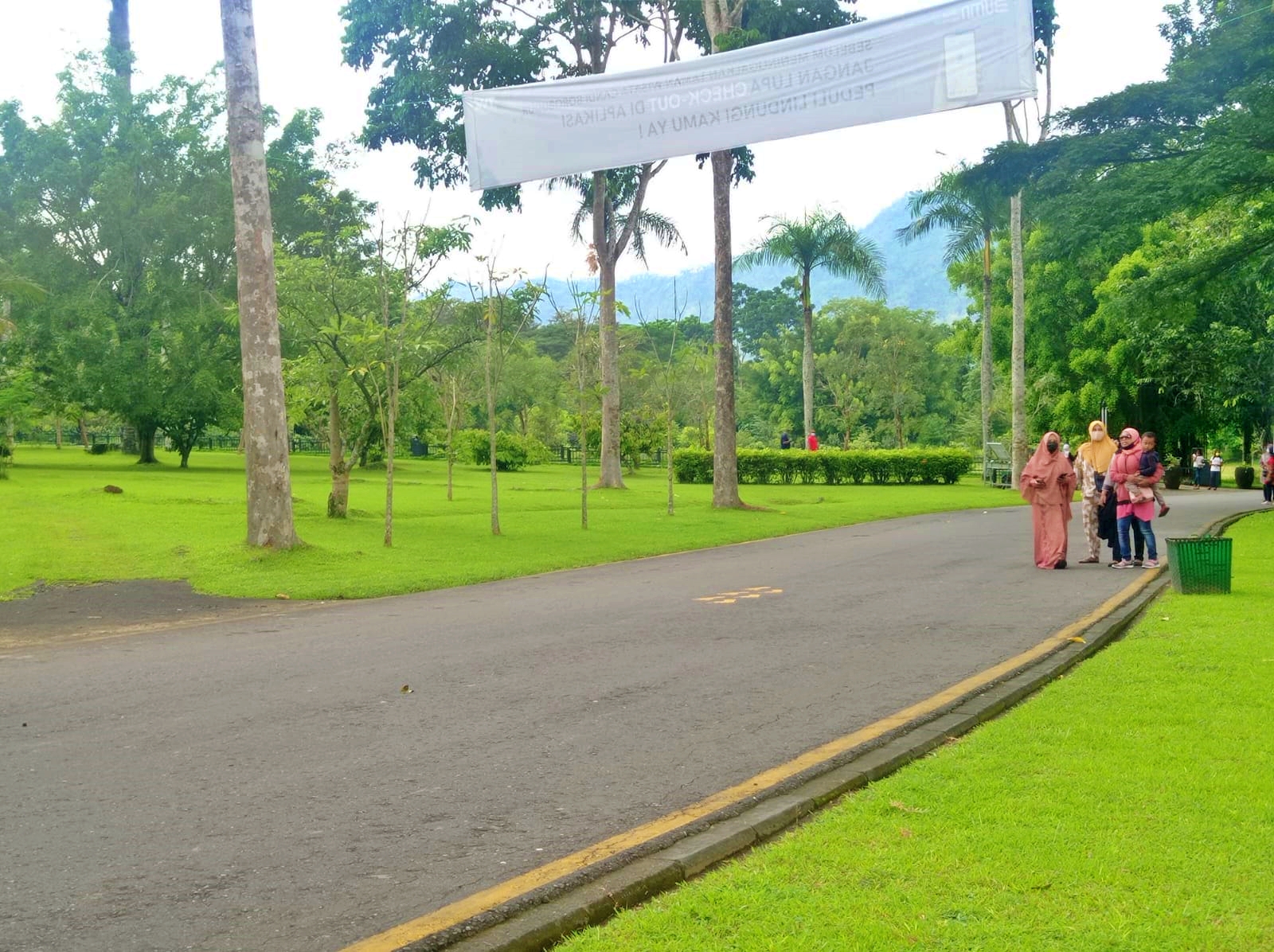 Wisatawan Candi Borobudur sudah ada anak dibawah 12 tahun masuk kawasan