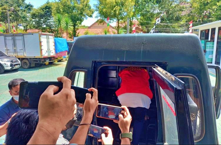 dua perangkat desa ditetapkan menjadi tersangka kasus dugaan korupsi dana desa
