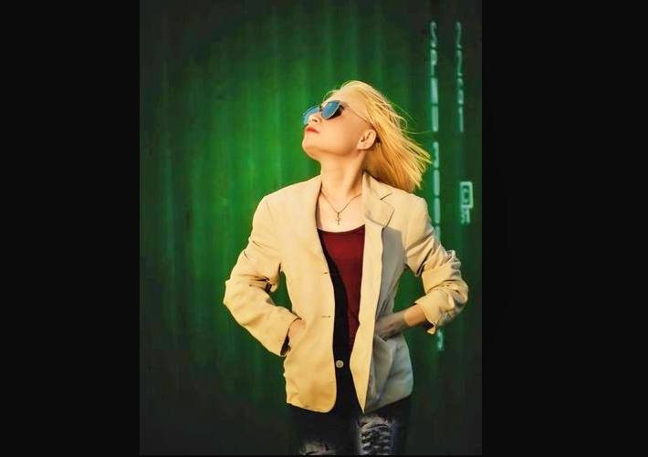 mahasiswi papua yang viral karena kecantikannya _foto @herolenaberoperay