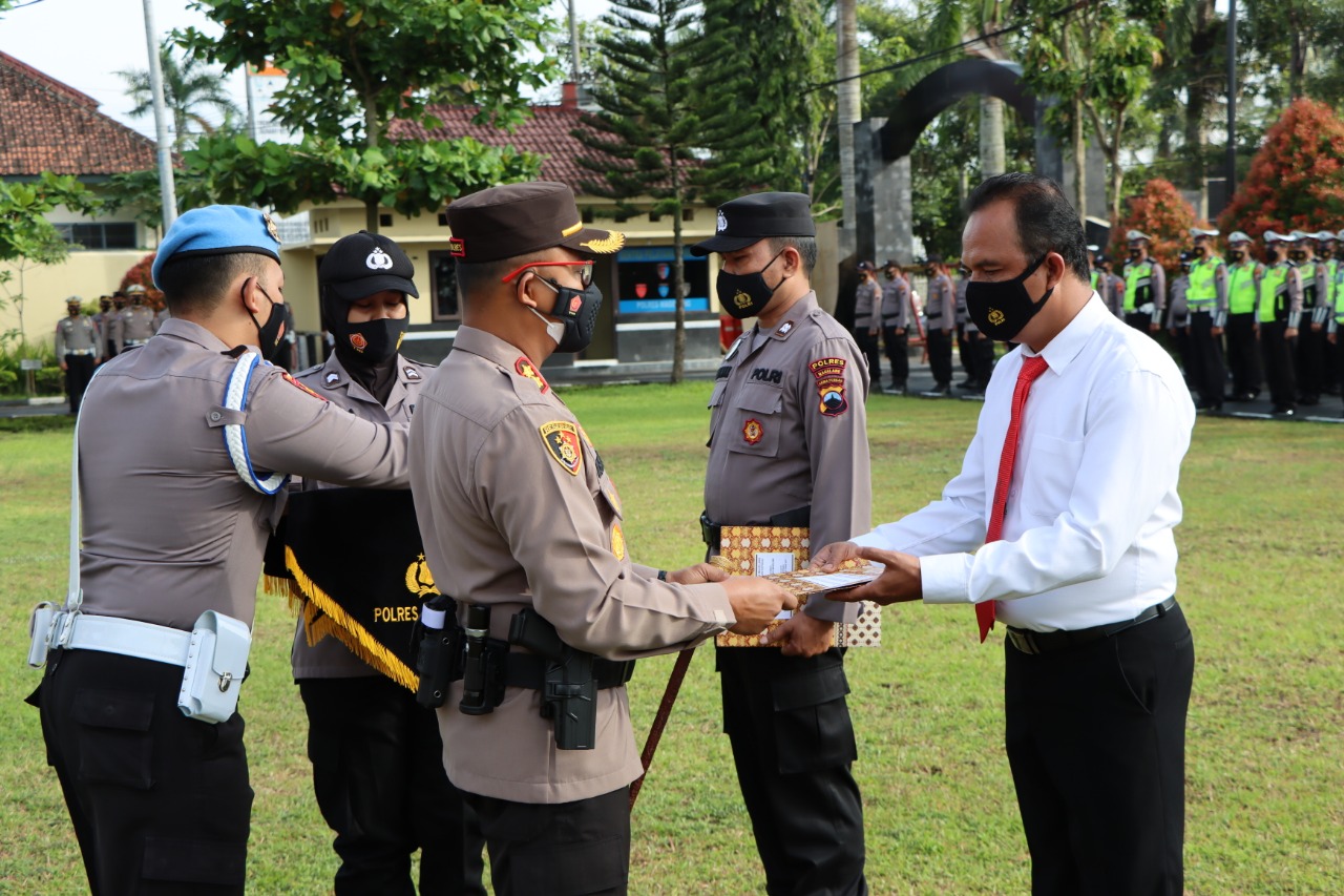 Anggota Polres Magelang raih penghargaan dari Kapolres karena ungkap kasus