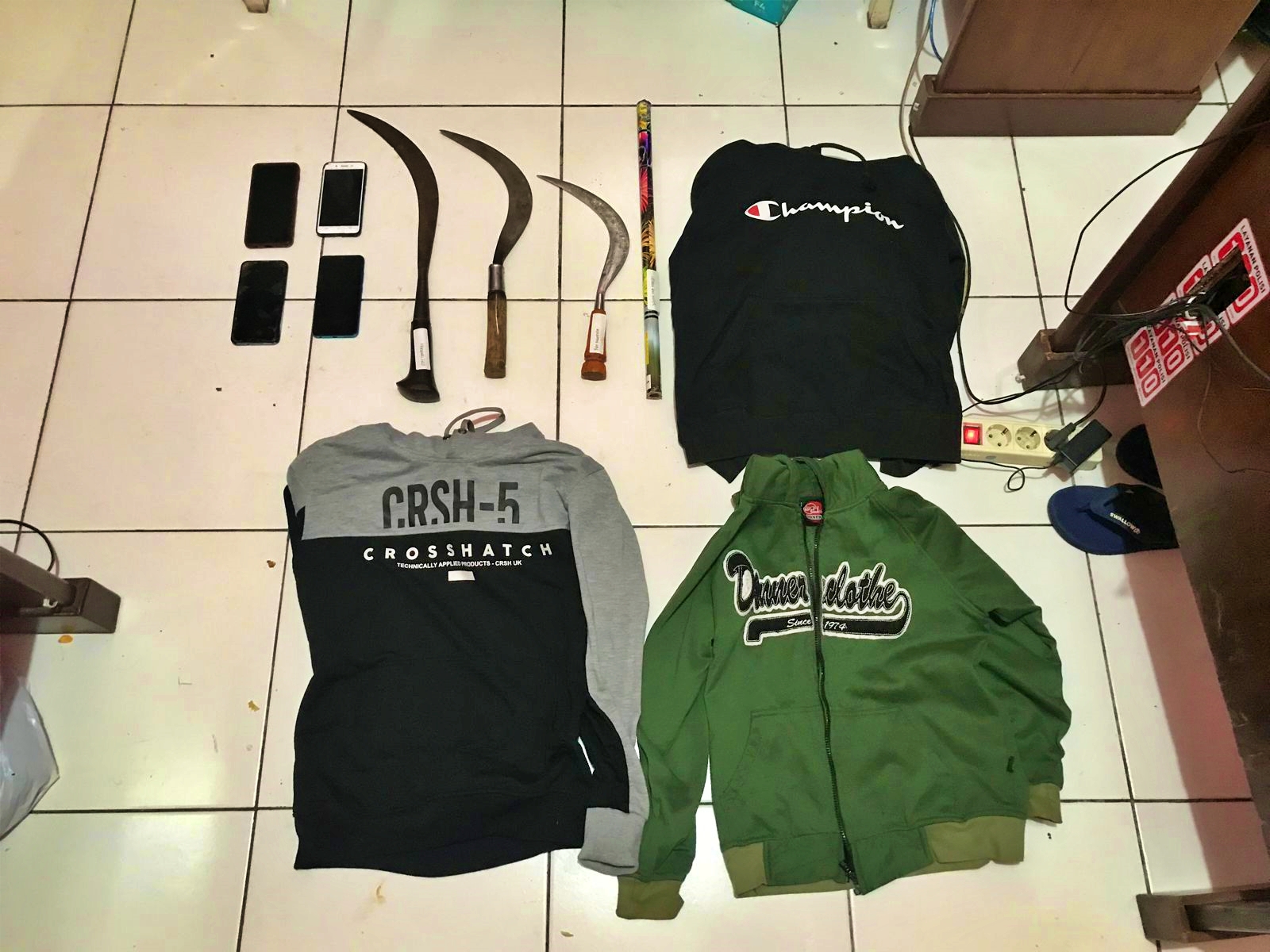 Barang Bukti sajam yang dibawa remaja di Magelang yang videonya viral diamankan Polisi